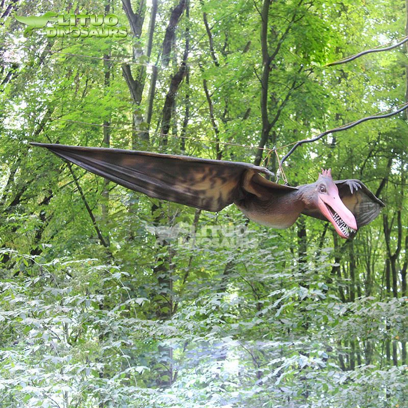 Animatronický pterodaktyl a Quetzalcoatlus