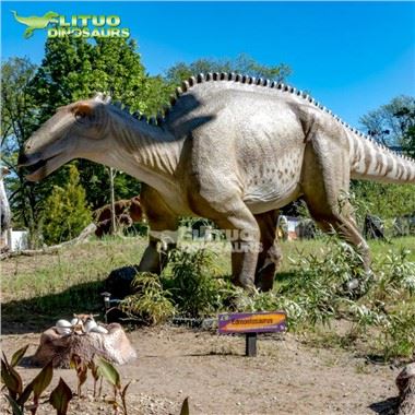 Továreň na dinosaurí park
