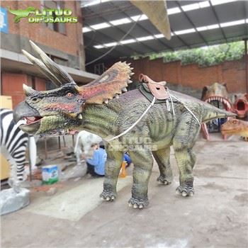 Prechádzky Triceratops Jazdy