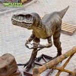 Pohyblivý Velociraptor s modelom animatronického dinosaura